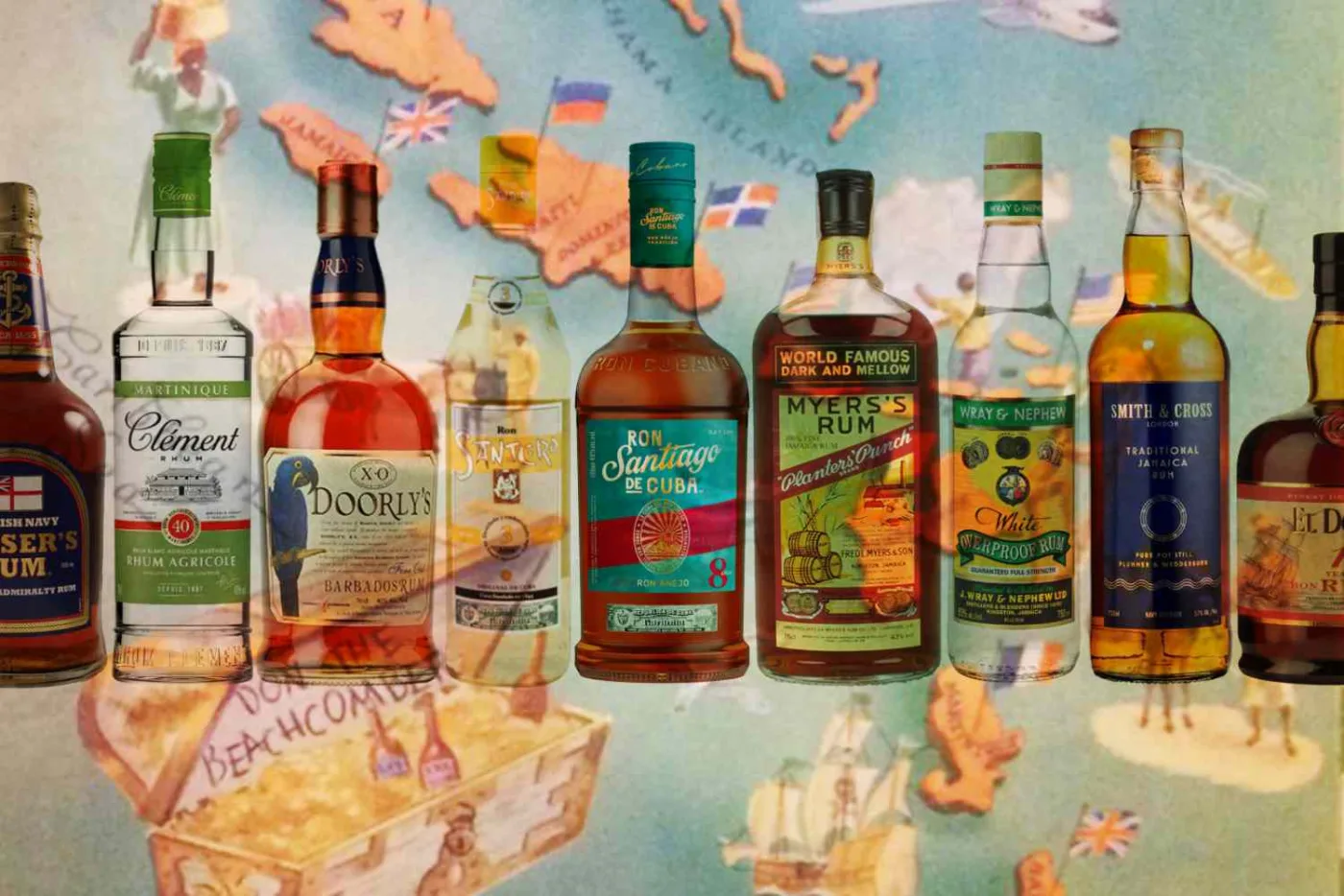 Nove bottiglie di rum di provenienze diverse davanti a una vecchia mappa dei Caraibi