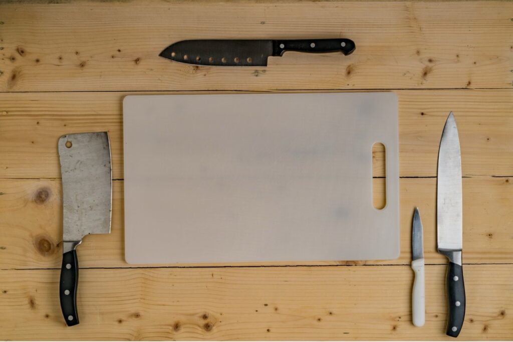 tagliere e coltello sono fondamentali per la fermentazione home made