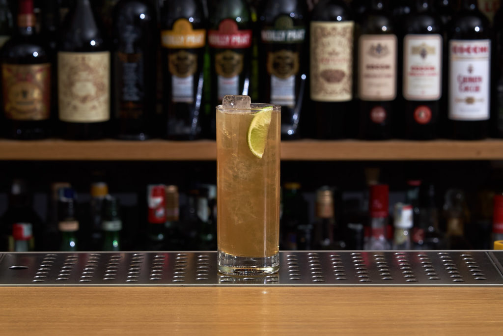 Il Dark n' Stormy è un cocktail a base Rum Gosling's e ginger beer, tipico delle bermuda