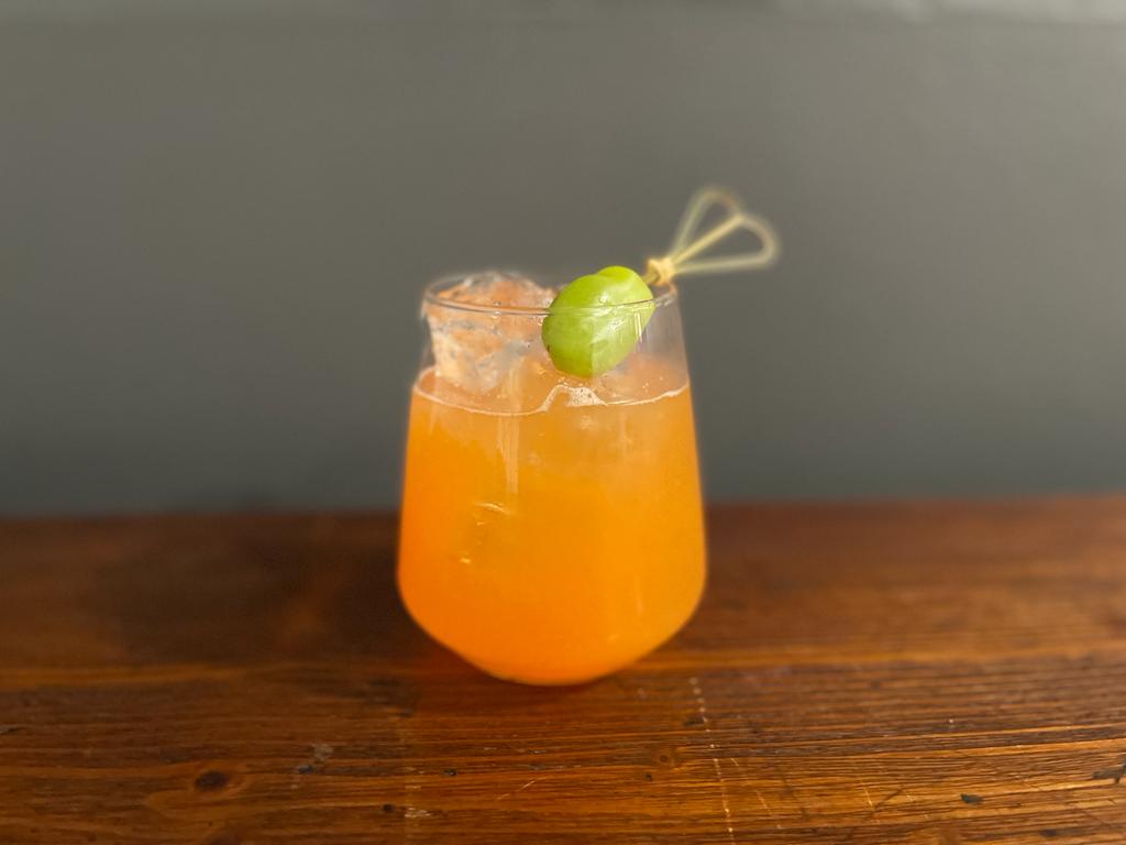 Sampei-cocktail-whiskey-pesca-bitter