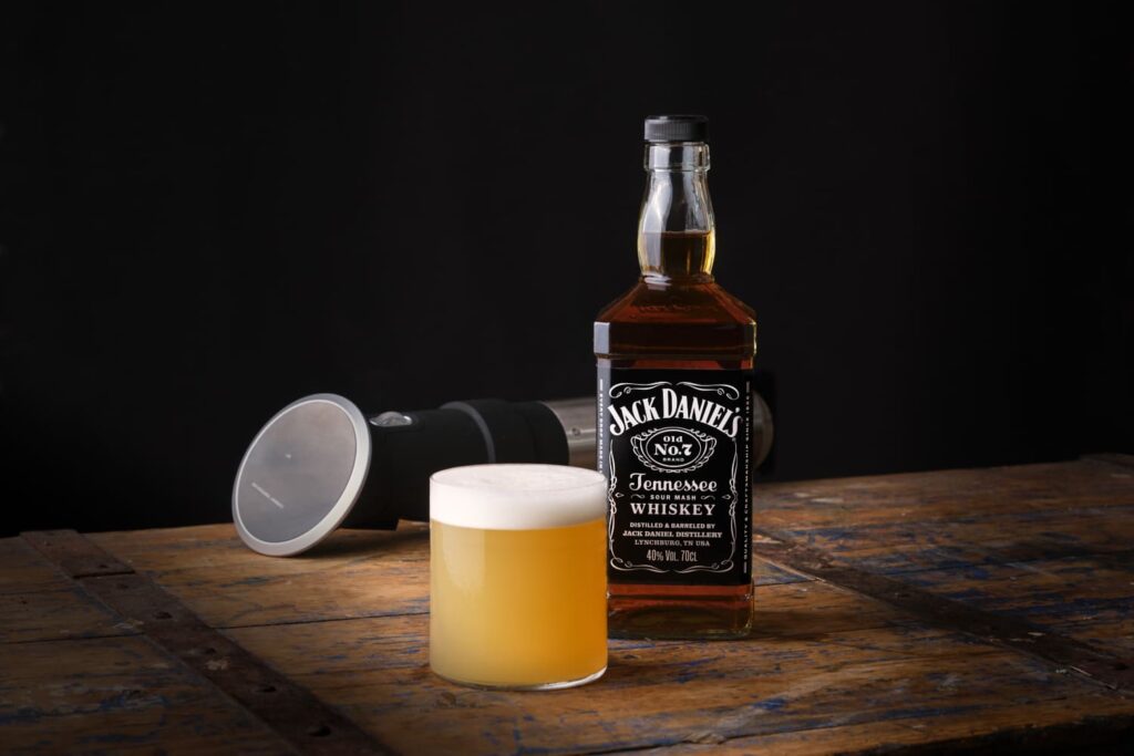 Un Whiskey Sour cotto a temperatura controllata in sous vide