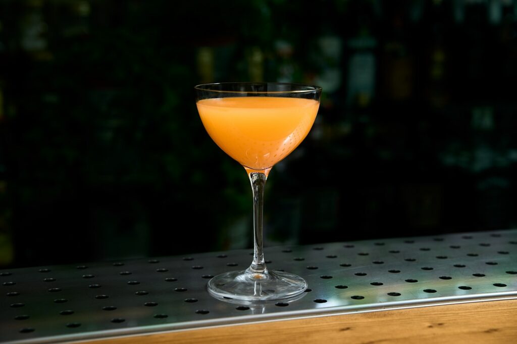 Planter's Punch 2.0 è un cocktail caraibico a base di Rum Giamaicano, Lime e Zucchero. Ottimizzato e valorizzato con la giusta tecnica