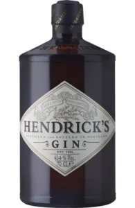 una bottiglia di Hendrick's, distilled gin
