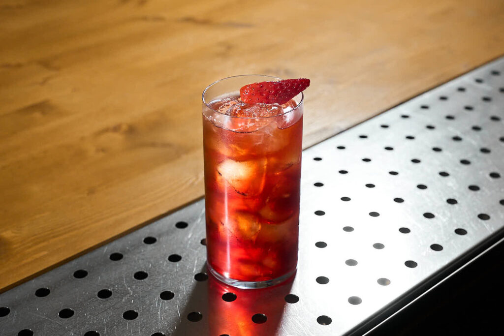 Su un banco bar il cocktail