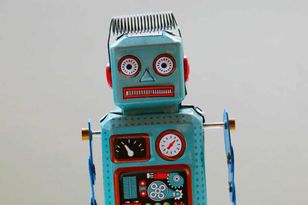 un robot vintage azzurro